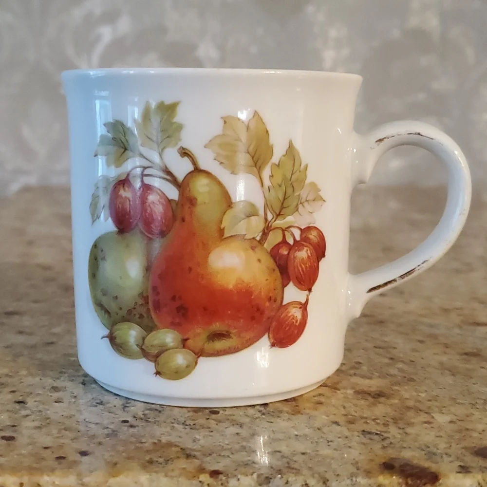 2/20$/ Vintage Winterling Western Germany peaches and cherries mug - Picture 2 of 4